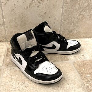Nike Air Jordan 1 Mid black & white leather sz 8 Men